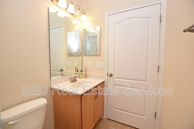 Building Photo - 5632 Aral Dr