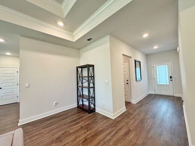 Building Photo - 3017 Dowington Dr