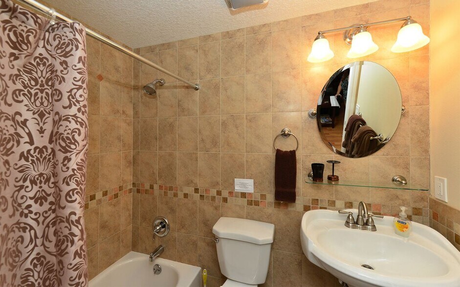 Building Photo - 8270 Ibis St