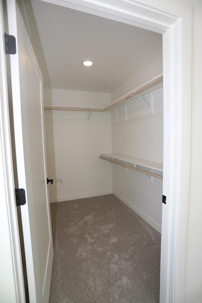 Building Photo - 4400 Kingston Heath Dr