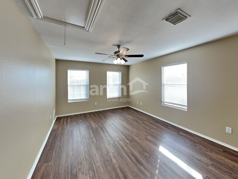 Building Photo - 8915 Chisholm Wood Ln