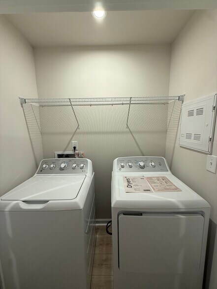 Building Photo - 338 Myrtle Meadows Dr