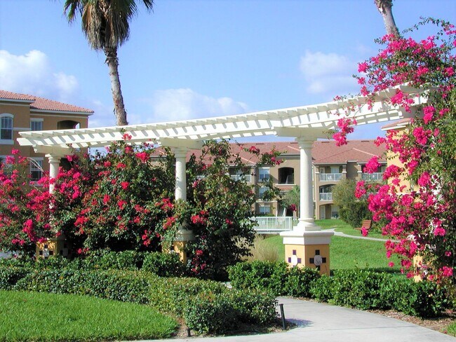Building Photo - 5050 Fairways Cir