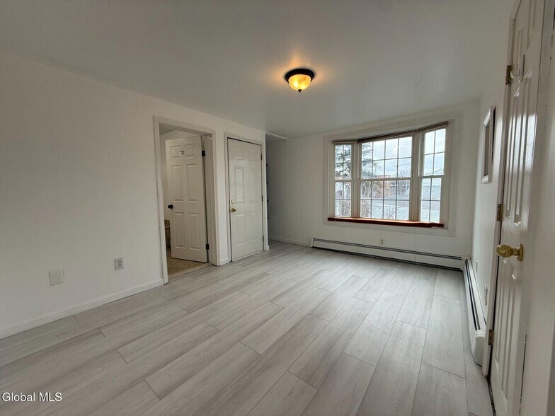 Building Photo - 27 McElwain Ave