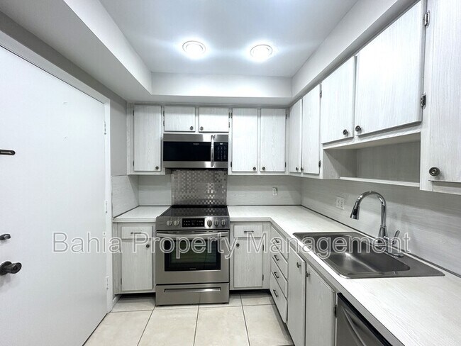 Building Photo - 4611 W Fig St