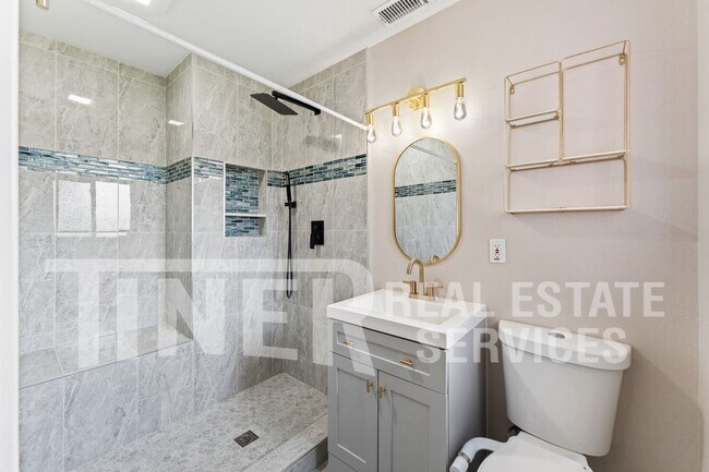 Building Photo - 6612 Modesto Dr