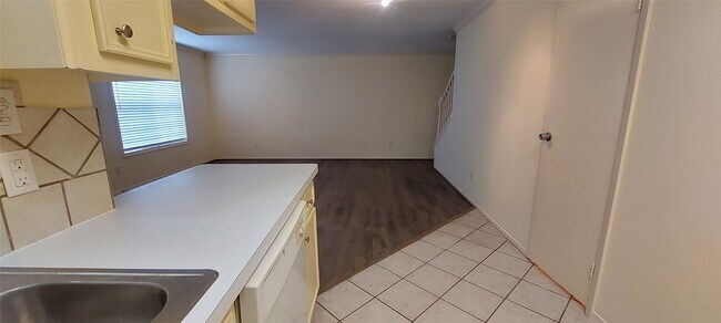 Building Photo - 8710 Ilona Ln