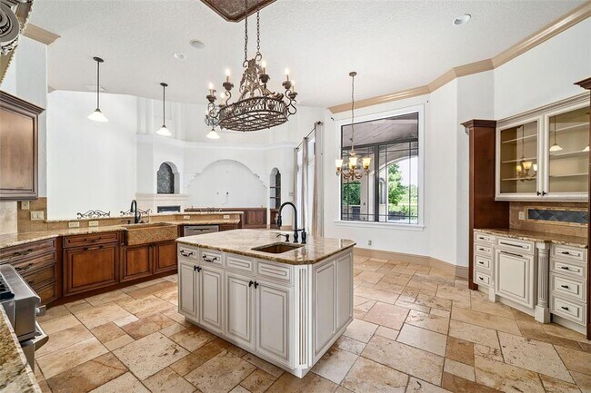 Building Photo - 8402 Lake Burden Cir
