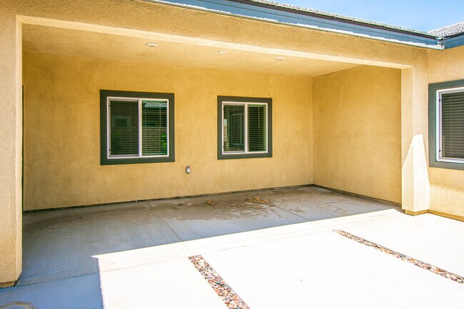 Building Photo - 67468 Rio Largo Rd