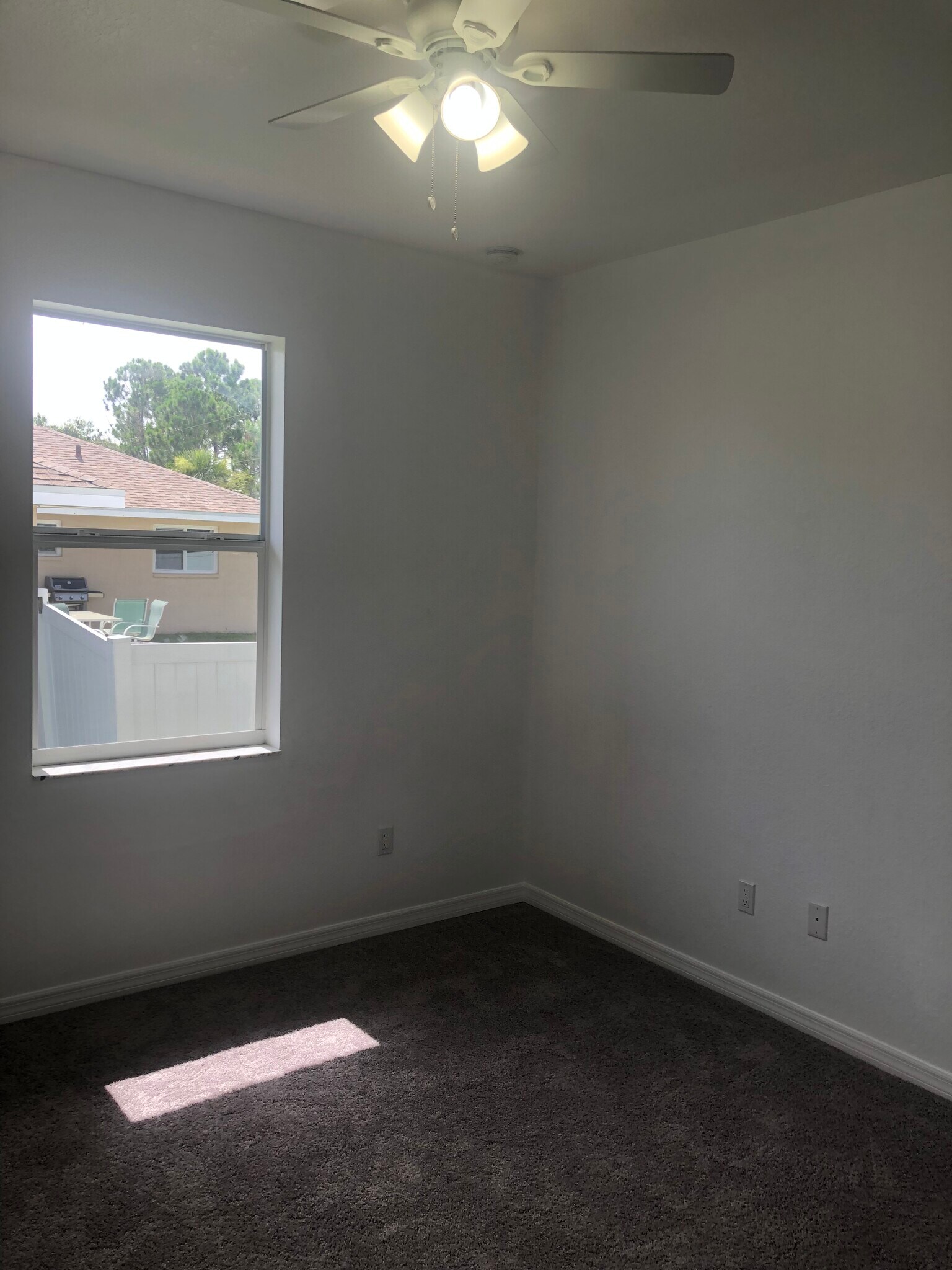 Building Photo - 7252 Perennial Rd