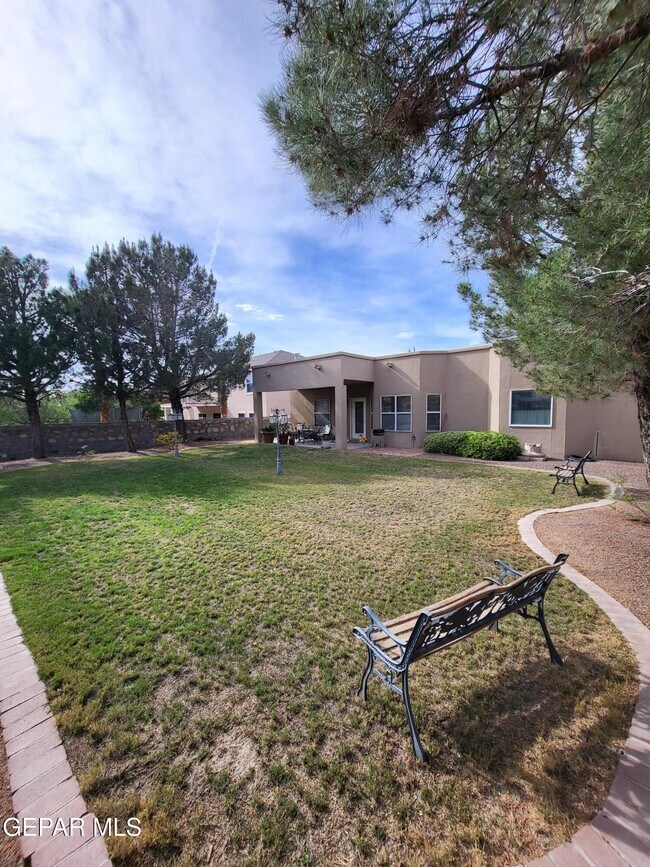 Building Photo - 6354 Franklin View Dr