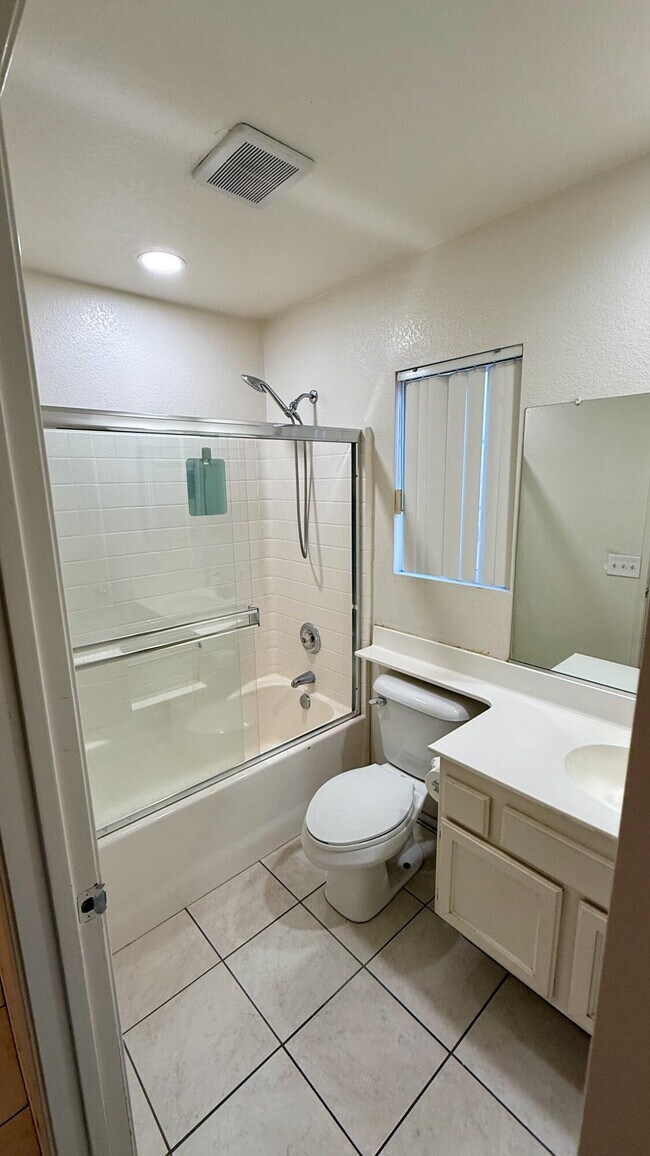 Building Photo - 82259 Calico Ave