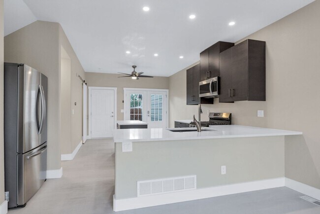 Building Photo - Modern Edgewater Condo Near Sloan’s Lake A...