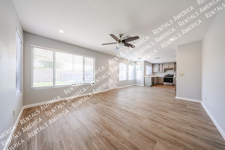 Building Photo - 6784 W Louise Dr