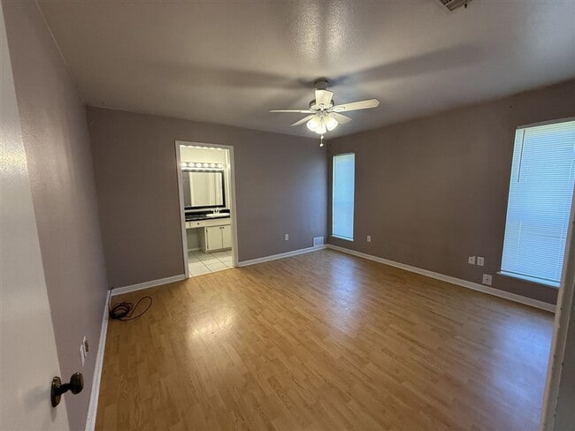 Building Photo - Beautiful 3 bedroom 2 bath home for lease ...