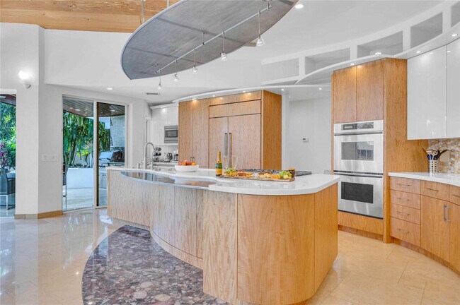 Building Photo - 74 Nurmi Dr