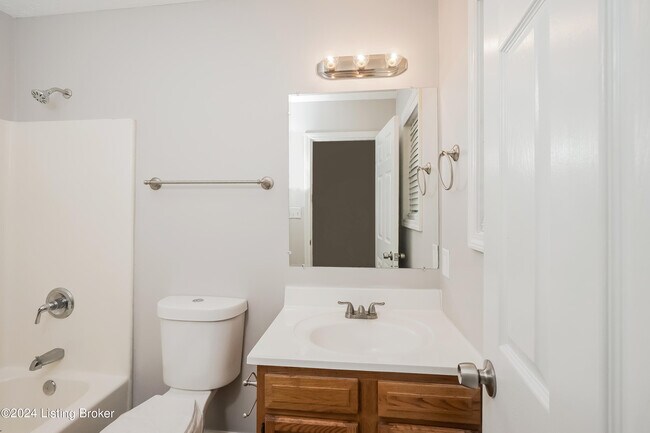 Building Photo - 806 Tin Dor Way