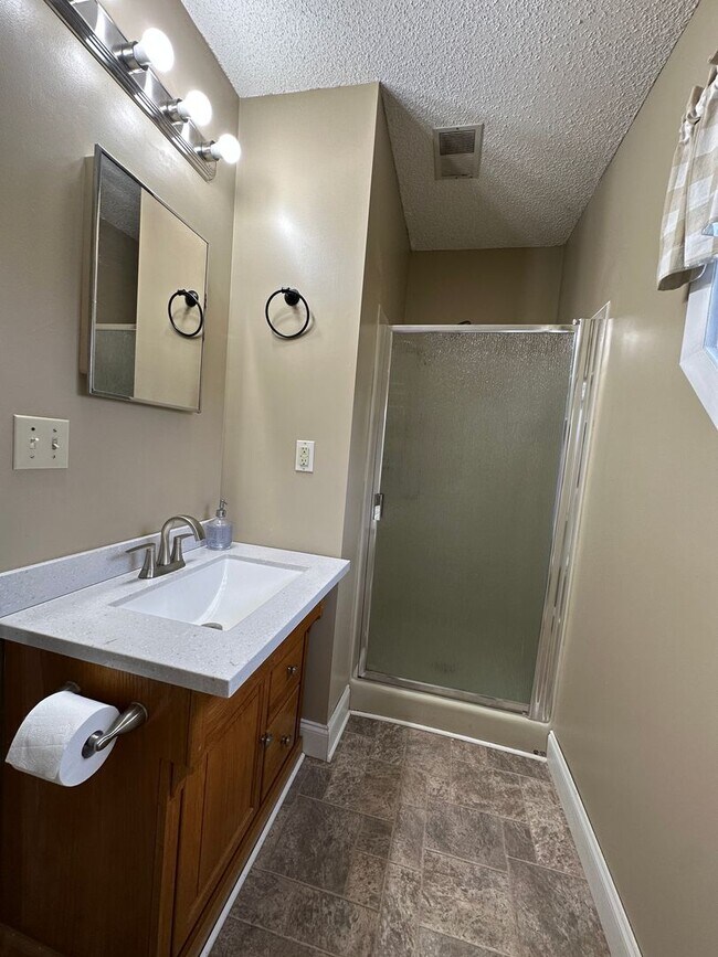 Building Photo - 3 bedroom, 2 bath house in Kingsport