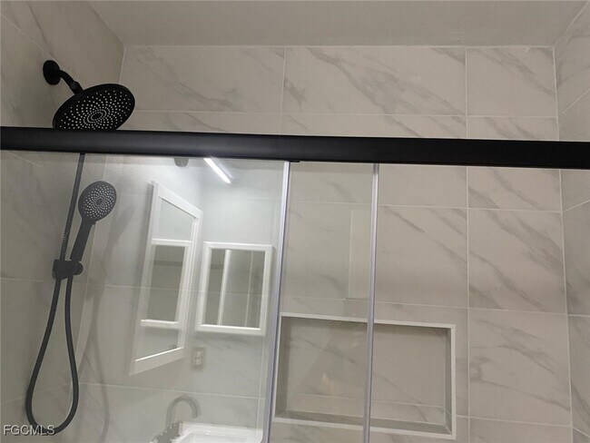 Building Photo - 5713 Foxlake Dr