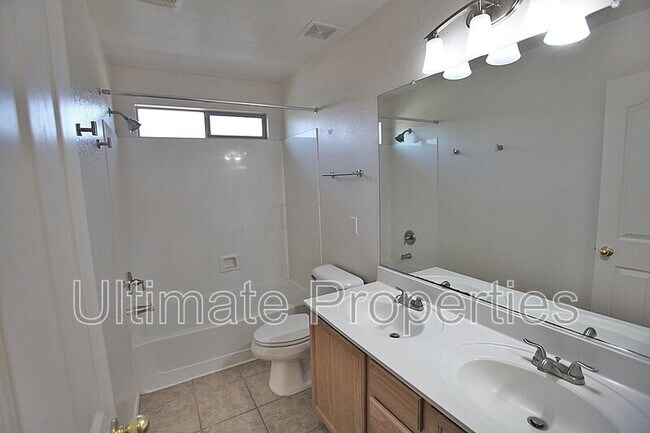 Building Photo - 14978 N 172nd Dr