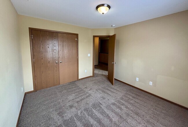 Building Photo - Live Comfortably on the East Side – Spacio...