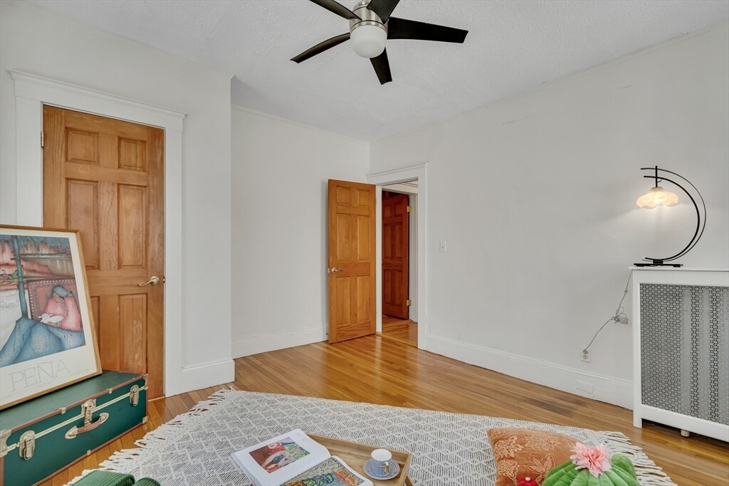 Building Photo - 130 Sutherland Rd