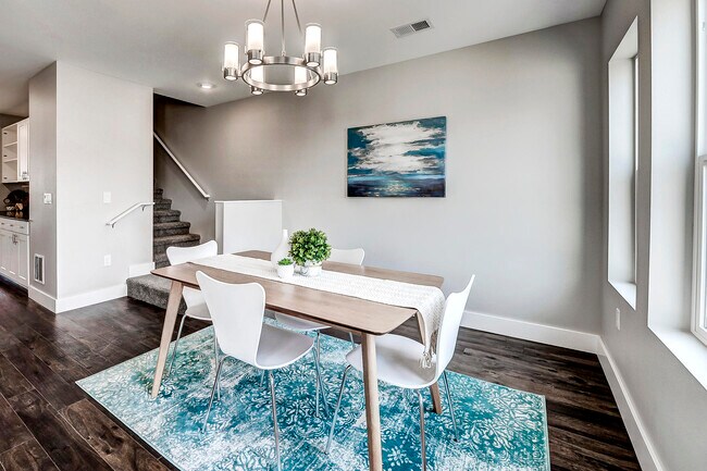 Dining Area - 2924 S Delaware St
