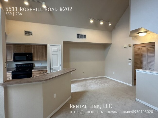 Building Photo - Charming 3-Bed, 2-Bath Condo with 1,499 Sq...