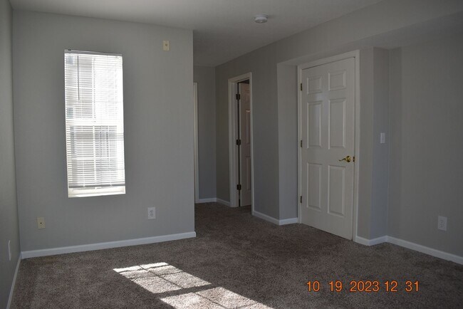 Building Photo - Spacious 2 bed + bonus room / Littleton Condo, Wonderful Location
