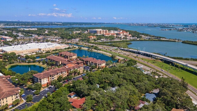 Building Photo - 4939 Woodland Dr