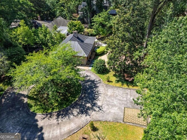 Building Photo - 2538 Parkside Dr NE