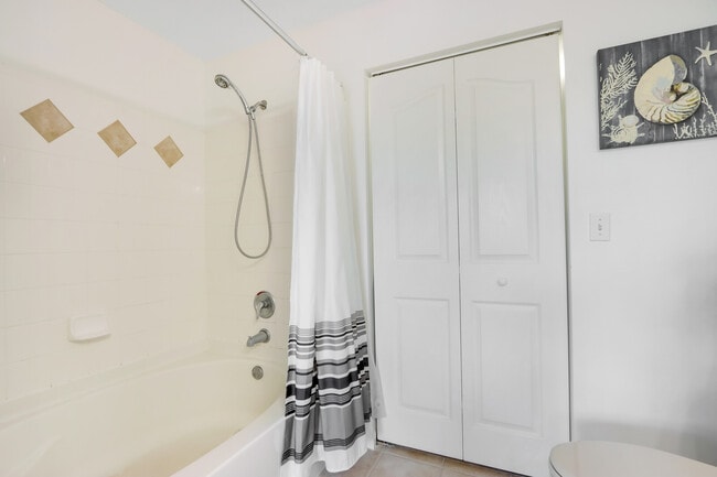 Building Photo - 276 Murcia Dr