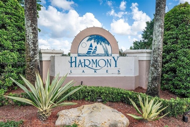 Building Photo - 11191 SW 17th Manor