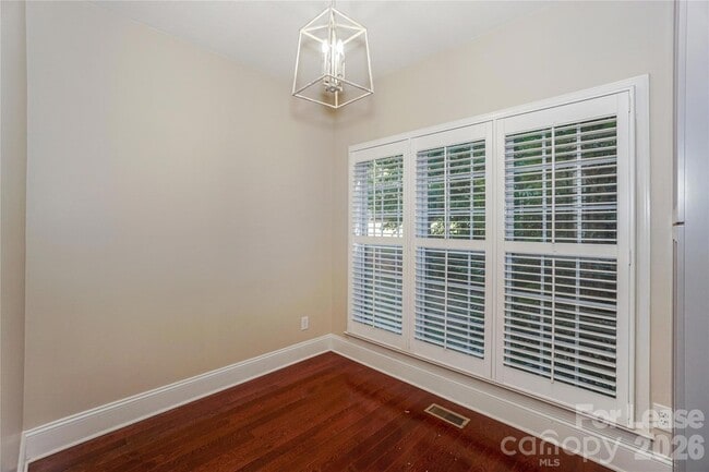 Building Photo - 181 Streamside Pl