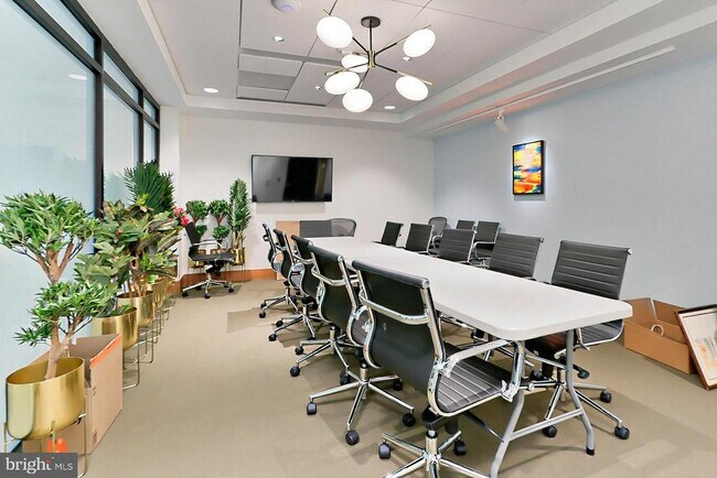 Building Photo - 5903 Mt Eagle Dr