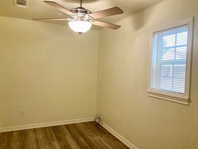 Building Photo - 7125 Goforth St