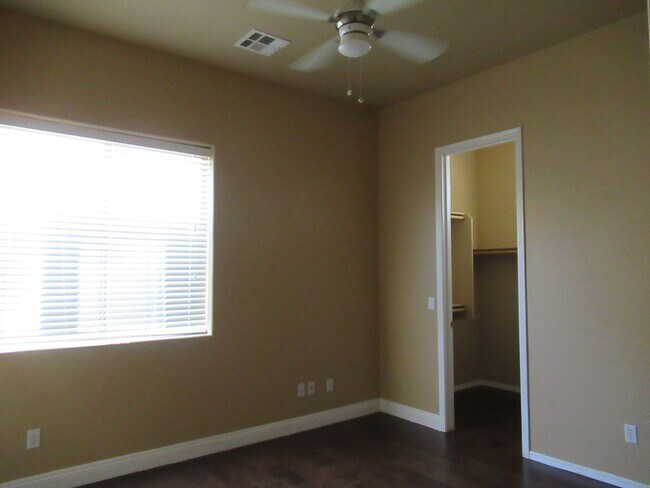 Building Photo - 4 Bedroom Home in Gilbert