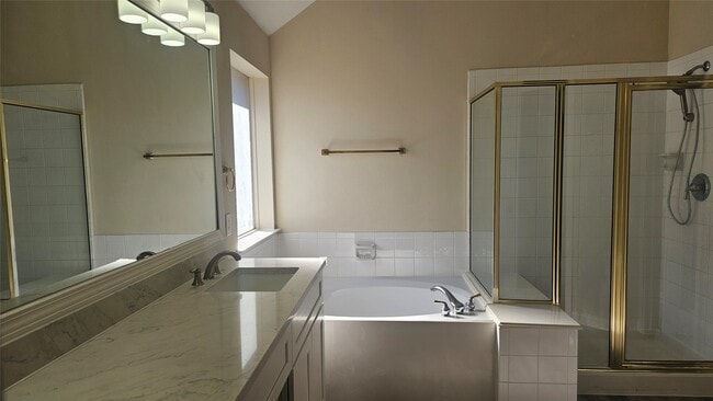 Building Photo - 12114 Dover Mdw