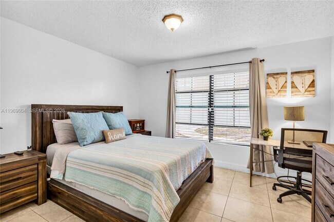 Building Photo - 15680 SW 106th Ln