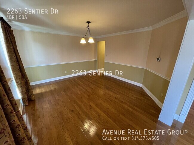 Building Photo - 2263 Sentier Dr