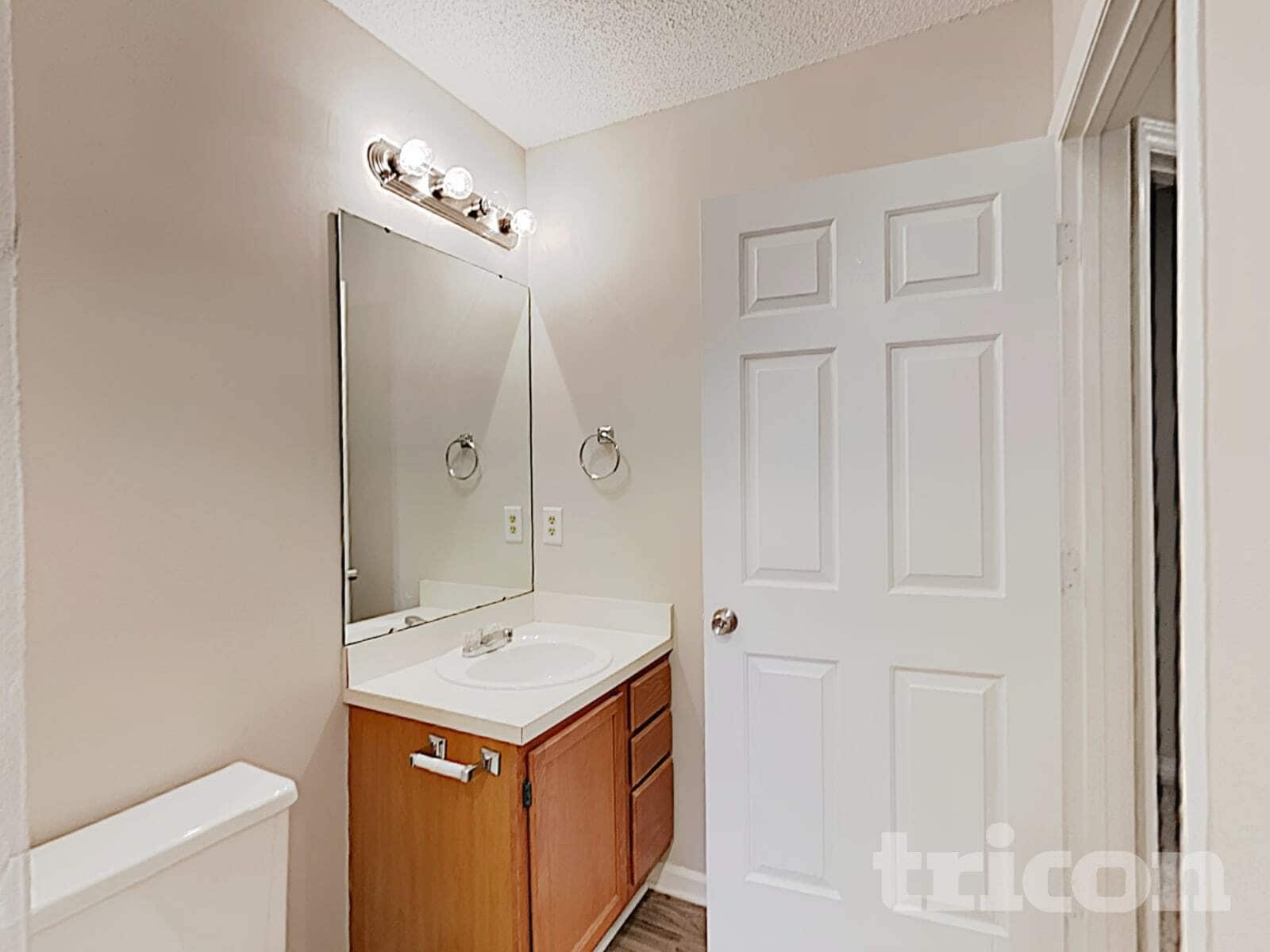 Building Photo - 5513 Southminster Ln