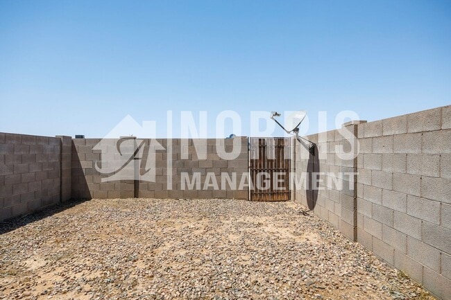 Building Photo - 14100 S Calera Rd