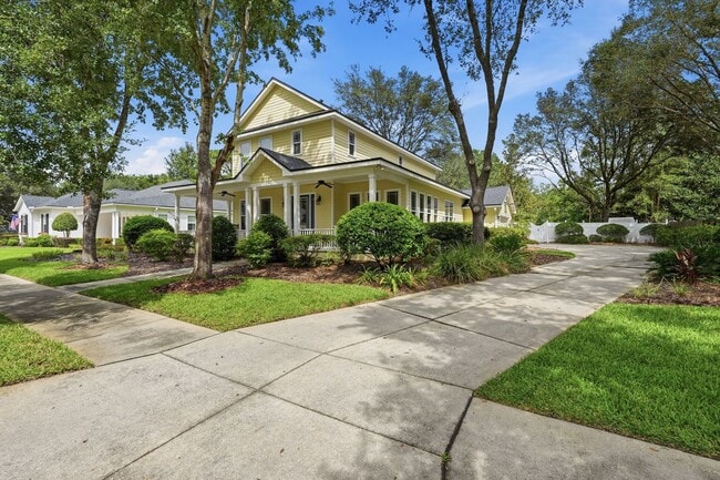 Building Photo - 477 SW 128th Terrace