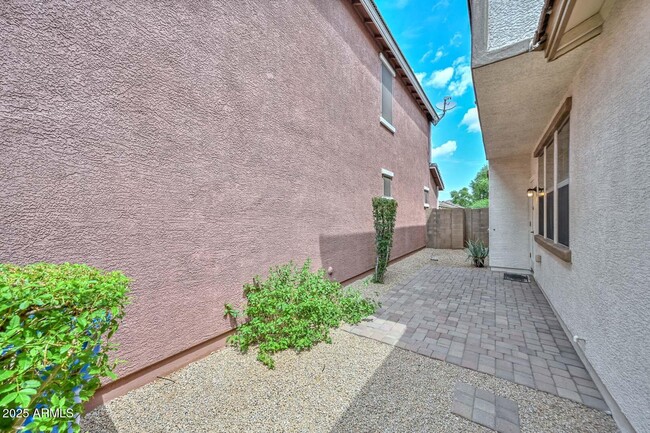 Building Photo - 3733 E Kerry Ln