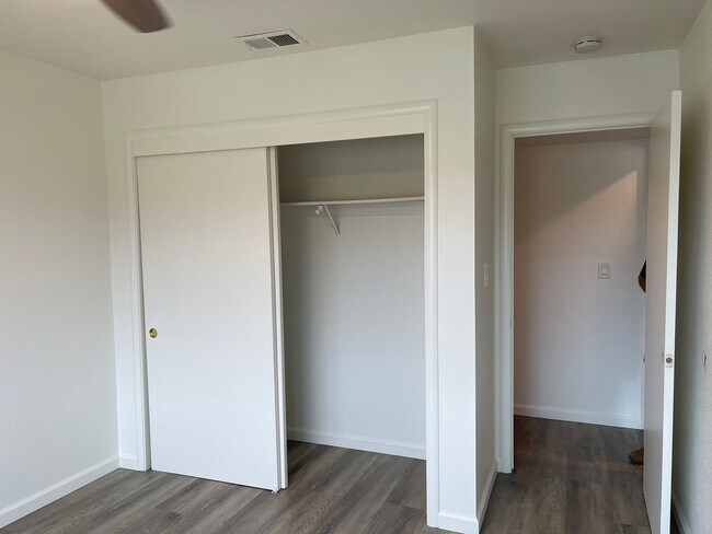 Building Photo - Clipper Way