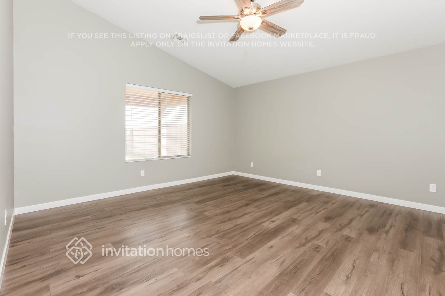 Building Photo - 23763 N Desert Dr