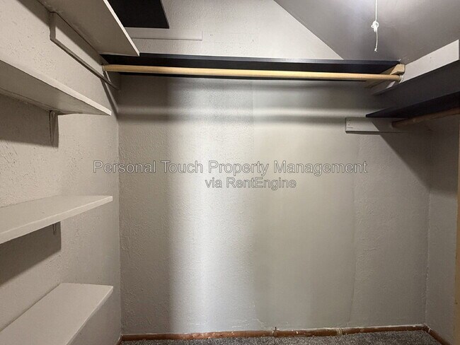 Building Photo - 413 22nd St S