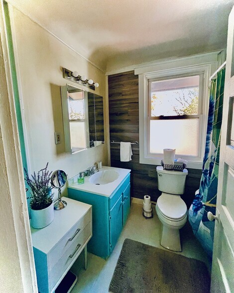 bathroom - 3418 Brotherton Rd