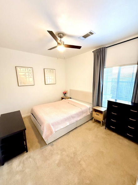 Primary Photo - 2423 Trapper St