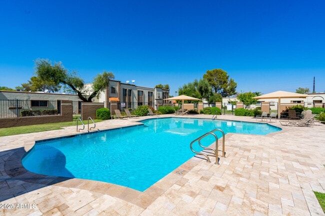Building Photo - 8321 E Vista Dr